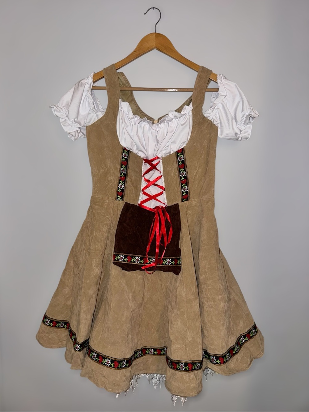 Oktoberfest Costume Woman’s M Polyester Velvet Beige